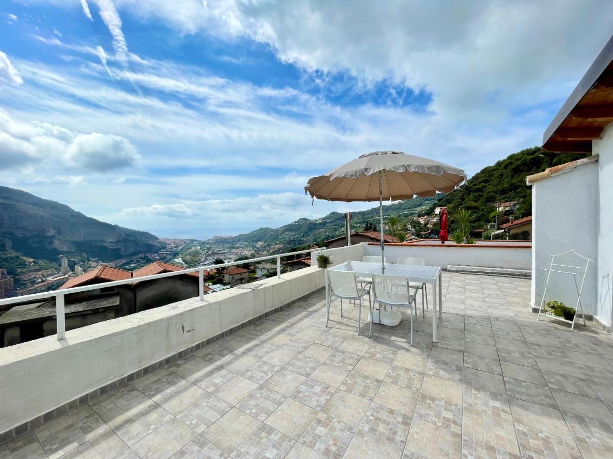 벤티밀리아 La Terrazza Di Seglia 아파트 외부 사진